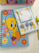 kit papelaria Caderno universitário Piu Piu com 100 folhas,  2 blocos de anotações, 1 lápis decorado e 03 clips decorativos