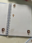 Kit papelaria caderno Jesus kawaii com 100 folhas, 02 blocos de anotações, 02 bottons personalizados